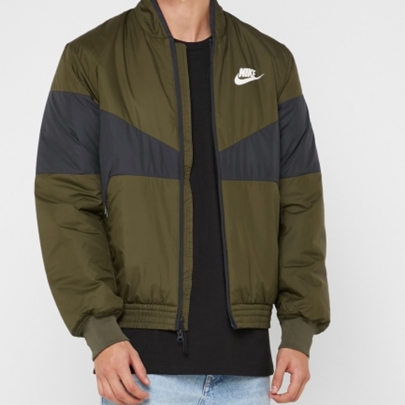 🔥🔥Nike Sportswear Men's Graphic Bomber Jacket🔥 - Picture 2 of 7